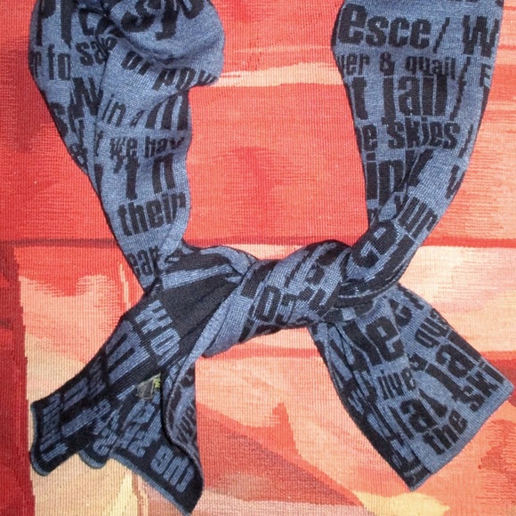 Vivienne Westwood Political statement scarf - Picture 3 of 7